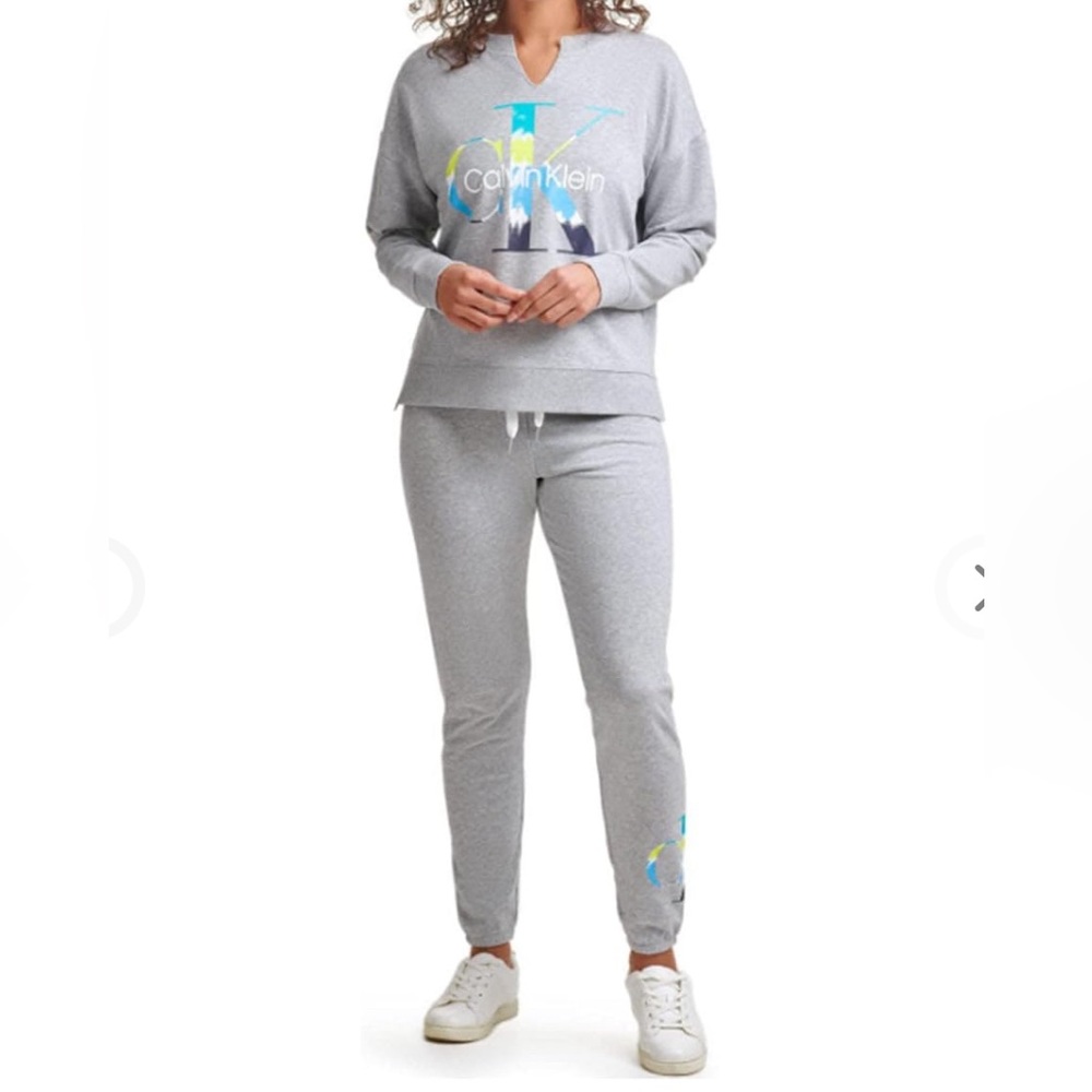 Calvin Klein Women's Gray Sweatpants and Sweatshirt Set with Multicolor Logo
